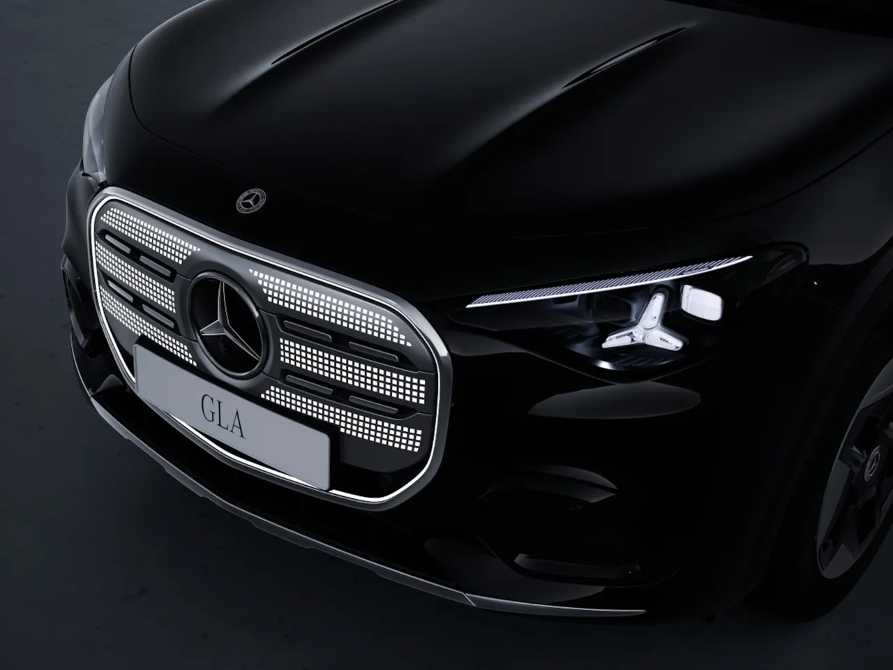 Mercedes-Benz GLA 250+ electric — Front view